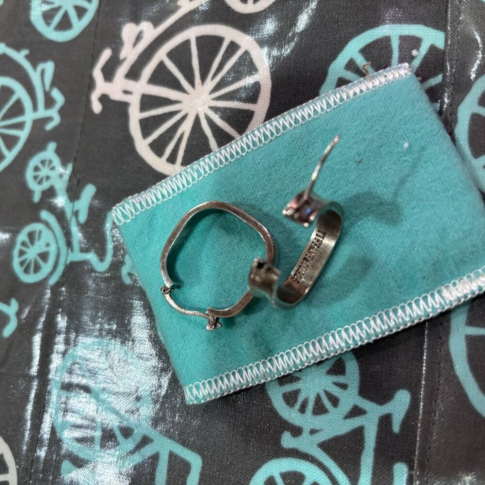 T & Co 1837 1- inch square hoop earrings